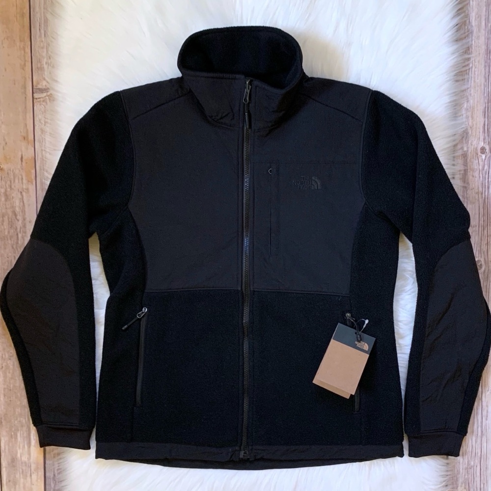 The North Face Women’s Denali 2 Jacket In Black - Picture 2 of 6
